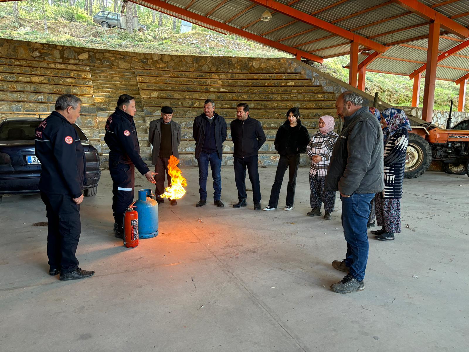 Muğla İtfaiyesi, 13 İlçe 330 Mahalle’de Vatandaşlara Eğitim Verdi